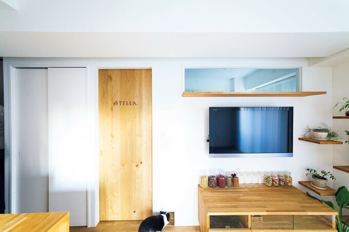 リビングにテレビ ボードを造作