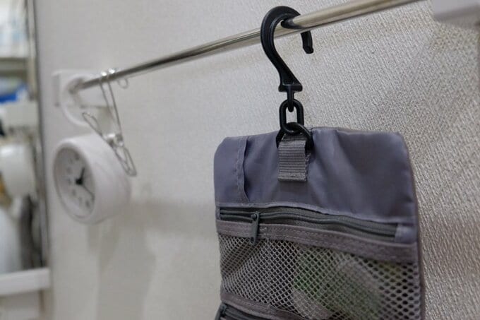 フックに吊るした様子