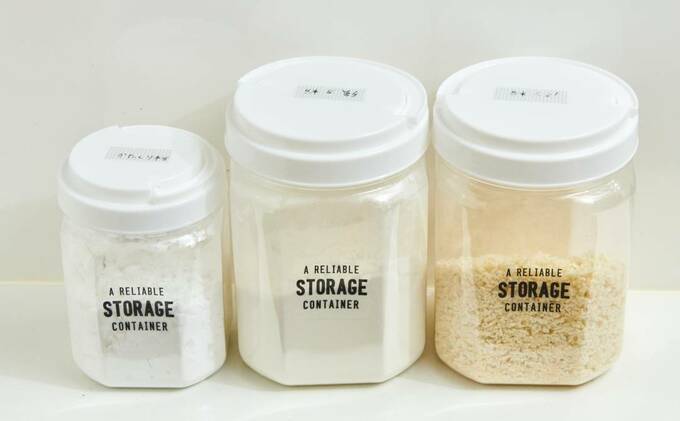 粉類が入った入れ物