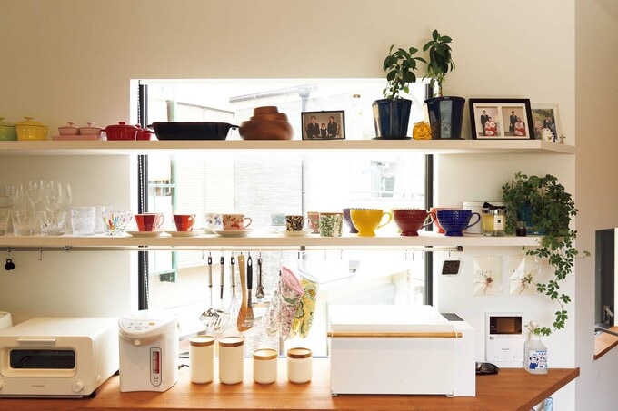 明るさも確保したオープン棚