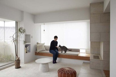 【マンションリノベ事例】47㎡でものびのび暮らせる家。扉で仕切らず、廊下をワークスペースに