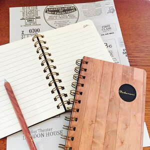 100円ショップに木目調デザインが続々登場！