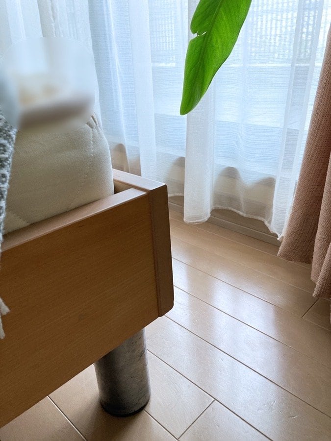 写真:ベッドの角