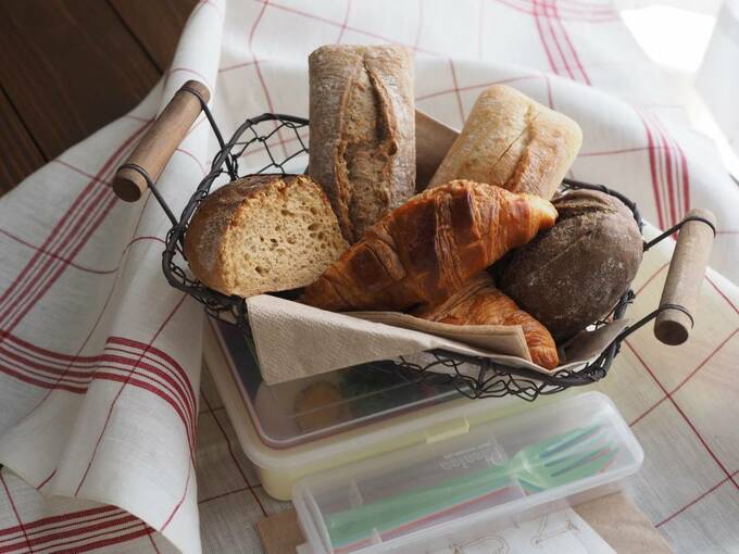 テーブルクロスで包めば持ち運びやすい