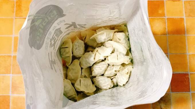 コストコの大容量水ギョーザ ゆでるだけでも鍋に入れてもおいしい Esseonline エッセ オンライン