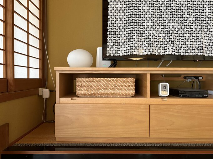 リビングに置かれている紙ゴミ用ボックス(カゴ)