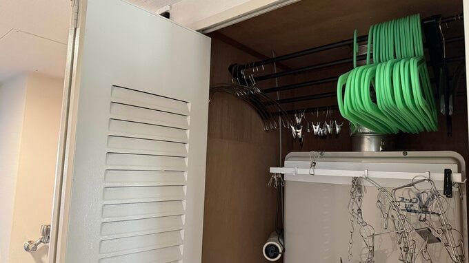 脱衣所のハンガー収納