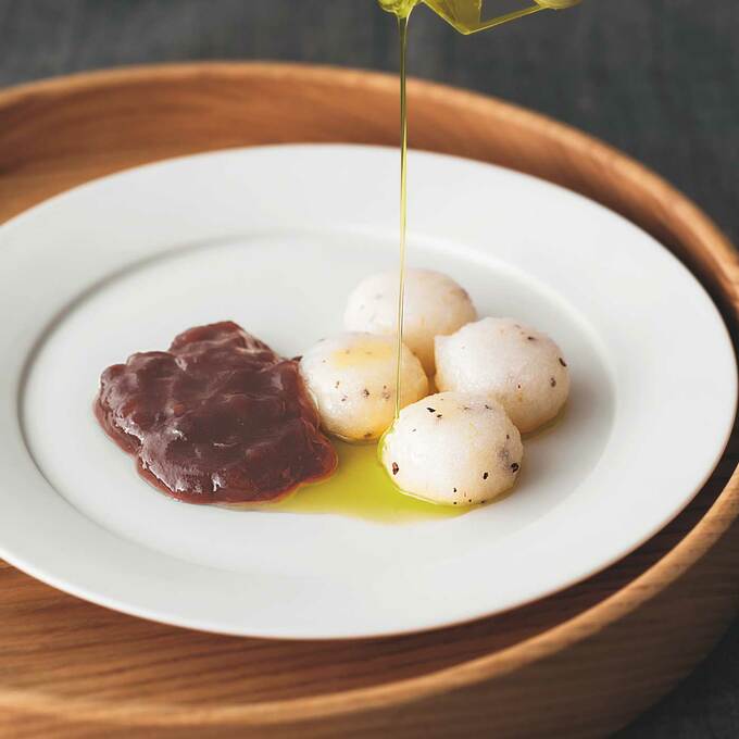 オリーブオイルをかけるもち