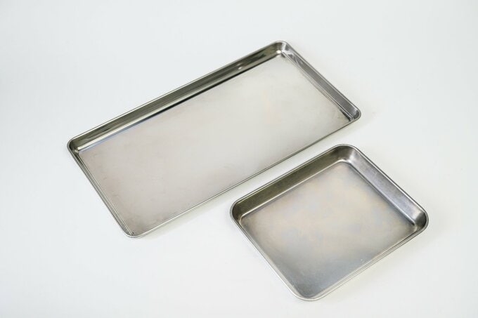 大きさが違う2枚のトレー