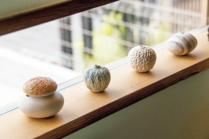 妻の作品を飾るフィックス窓