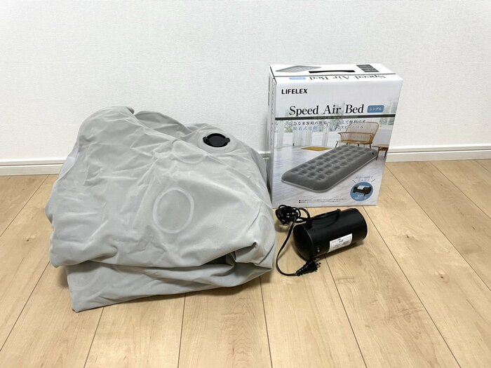 来客用布団を処分してエアーベッドに。収納不足解消、憩いの場に
