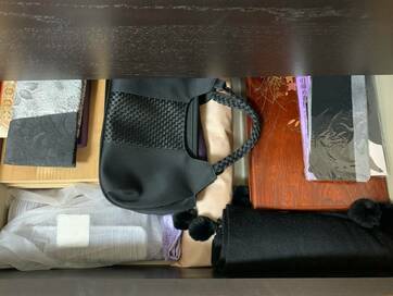 除湿剤を使わずクローゼットの湿気対策。服がにおうのを防ぐ