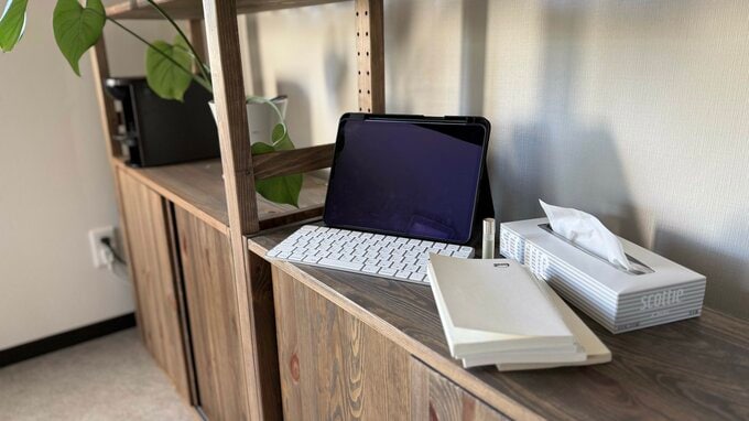 ものが置かれた棚