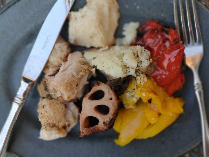 皮つきの鶏モモ肉