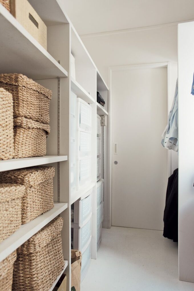 洗濯コーナーの手前に衣類を収納し、着替えも管理も