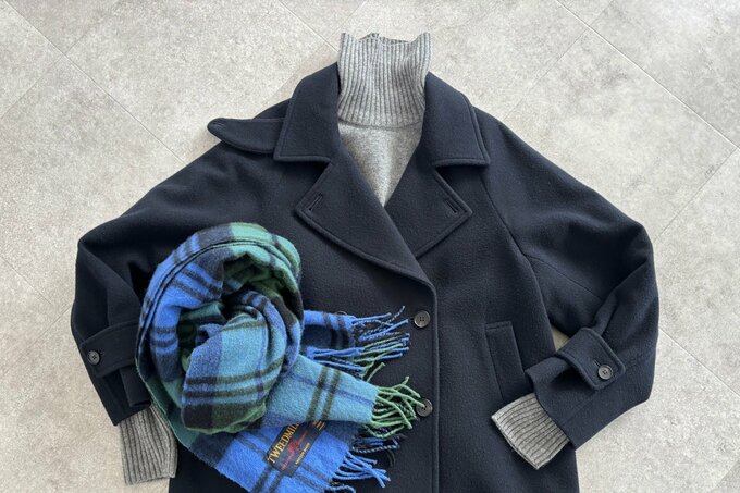 URBAN RESEARCHのネイビーのピーコート