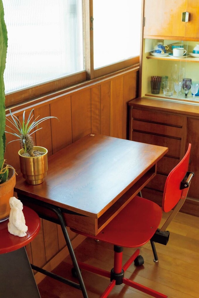 ヴィンテージ風のデスク