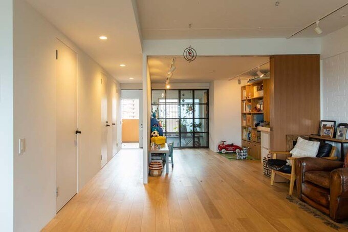 リビングからゲストルームまで開放感のある空間に