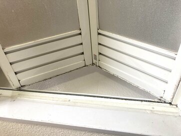 見落としがちな「浴室ドア下」の汚れ。3ステップの掃除にすっきりキレイに