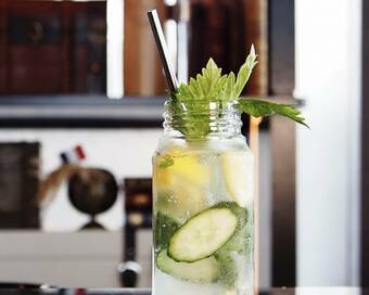 涼しげノンアルコールカクテル。捨てがちなセロリの葉も活用