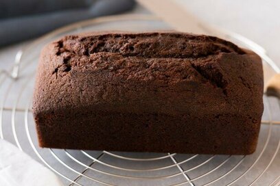 1本ペロリのおいしさ！「濃厚チョコパウンドケーキ」レシピ。ふんわり軽やか、簡単なのにプロの味