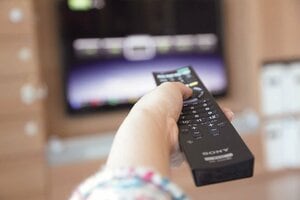 低価格でオンライン映画を見放題のサービスを利用