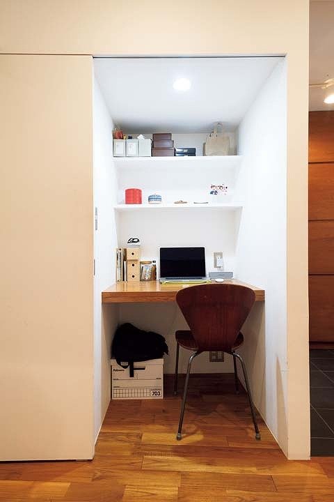 引き戸を開けると現れるワークスペース