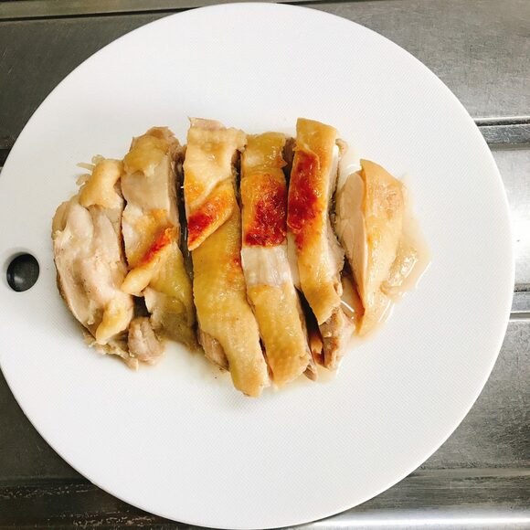 鶏肉と長ネギも取り出し、鶏肉は食べやすく切る。