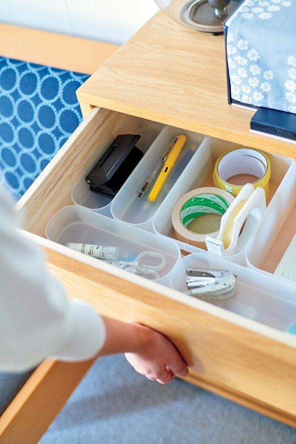 引き出しに文房具など