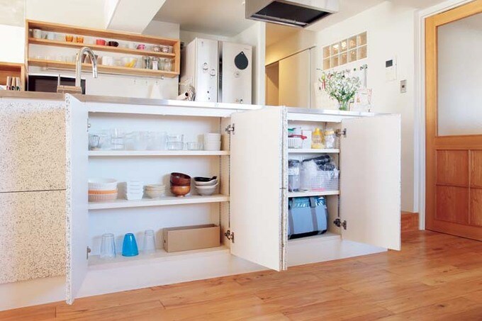ダイニング側の収納