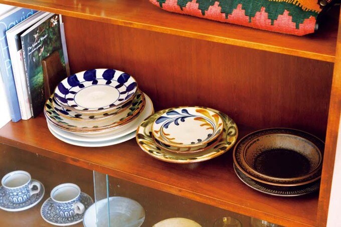 オープンシェルフが食器棚代わりに
