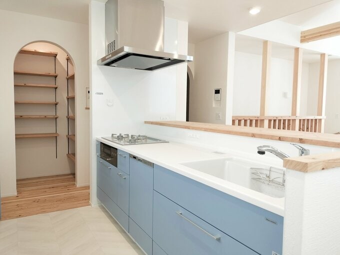 キッチンから見たパントリー