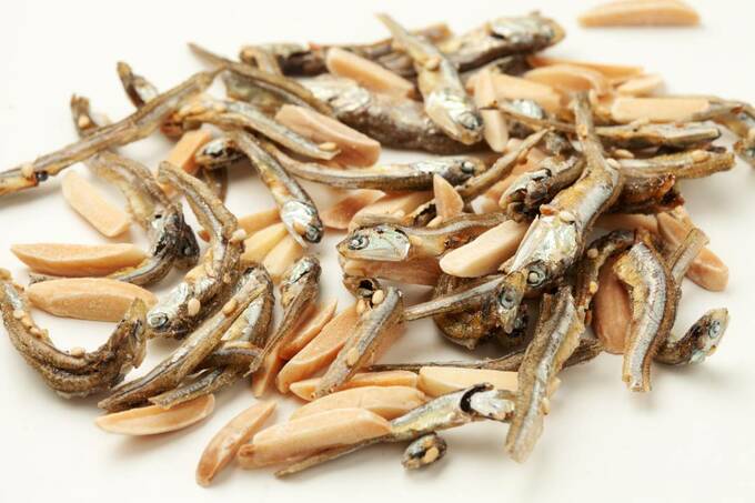 小魚アーモンド