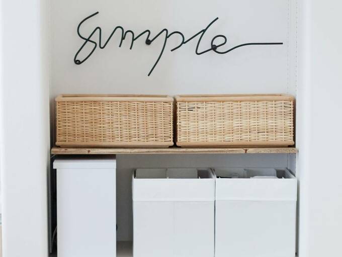 収納棚上に文字