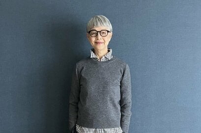 70歳、2色買いした「無印良品のニット」コーデ3つ。多少縮んだニットならではの着こなしも