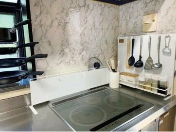 Seriaや山崎実業の便利アイテムも。「重ねない」から片づく収納名品4つ