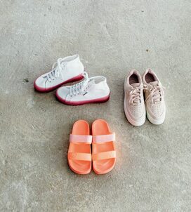 歩きやすくておしゃれが正解！大人のスニーカー＆サンダル