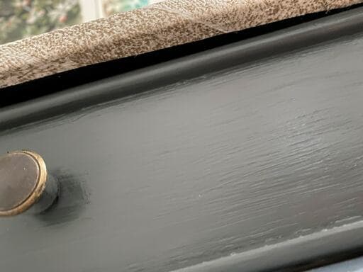 角をびしっと折り込んで天板らしく仕上げました