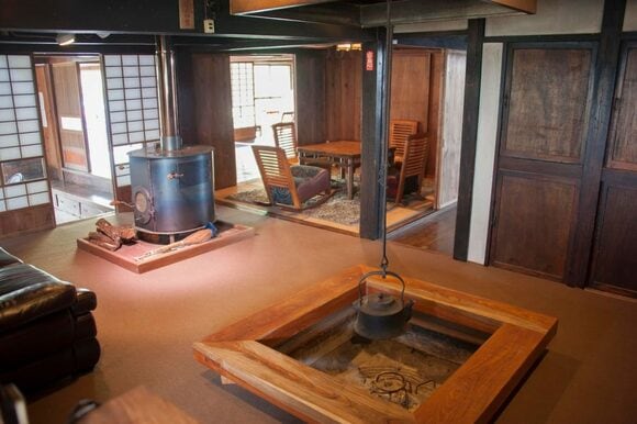 囲炉裏のある古民家