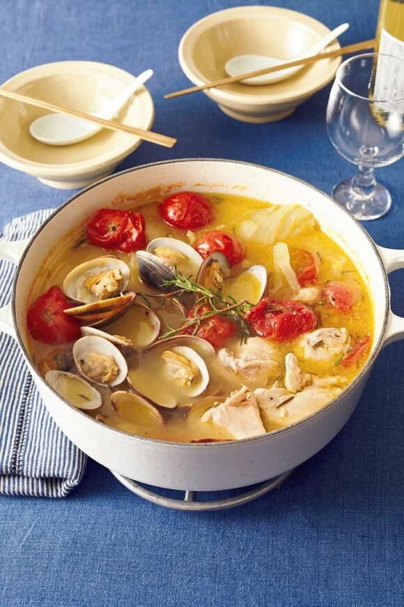 鶏とアサリのトマトハーブ鍋