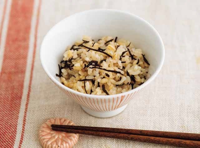 もち麦とヒジキの炊き込みご飯