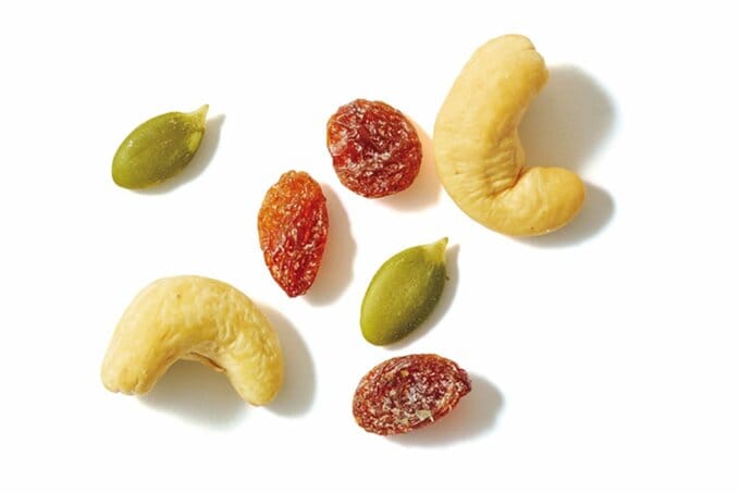 無印良品の素材の栄養おやつ鉄分 カシューナッツ&レーズン