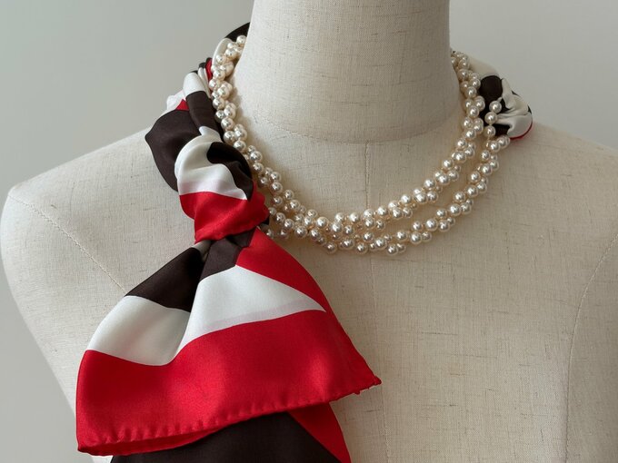 スカーフを結んだ状態