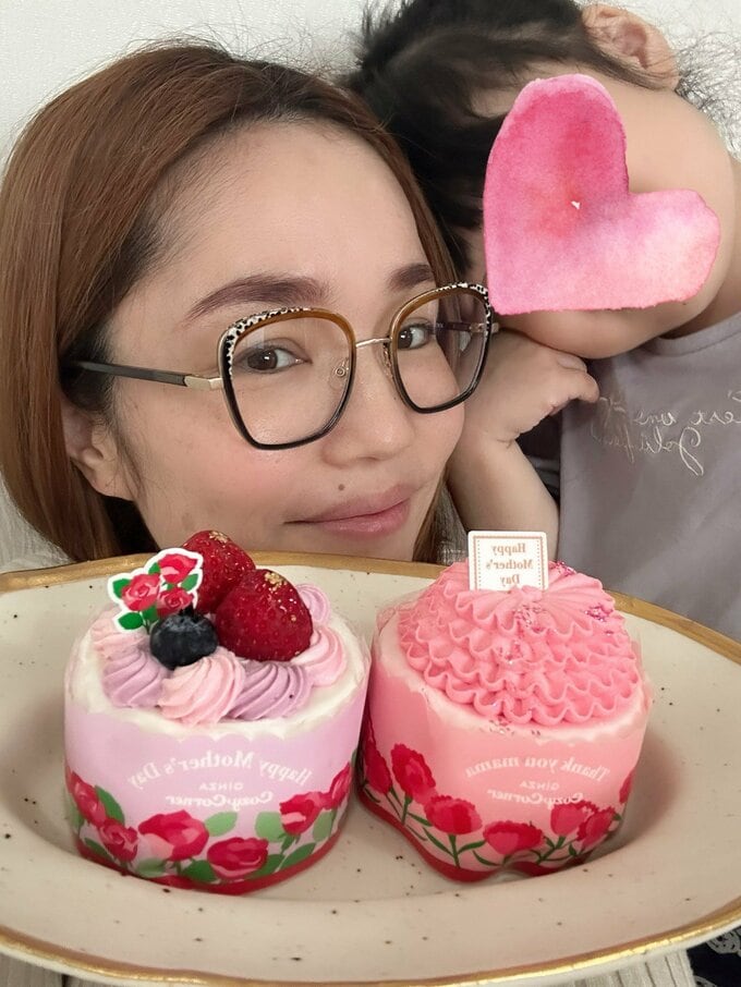 母の日を娘と祝う平野ノラさん