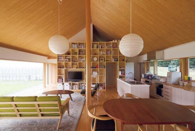 杉縁甲板張りの天井