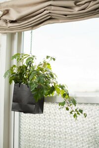 持ち手つきの袋はつるしてみる