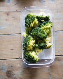 ブロッコリーの塩ゆで