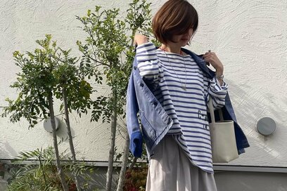 50代「ユニクロのロングスカート」春コーデ3つ。太って見えないワンポイントテクも