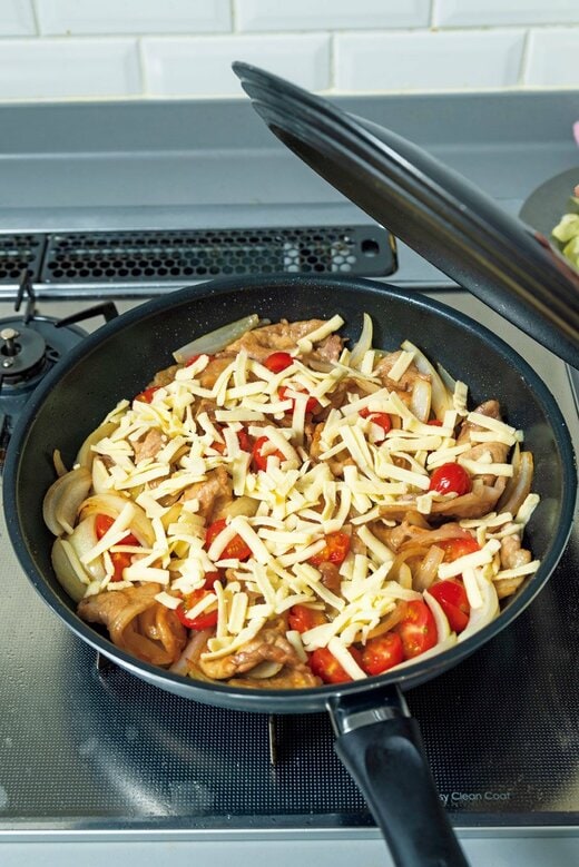 豚の洋風トマトショウガ焼きの調理過程