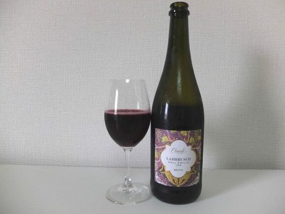 「カサーリ・ヴィティコルトーリ　ランブルスコ・ロッソ・セッコ」